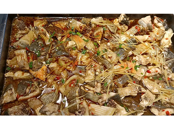 洪梅工廠飯?zhí)贸邪? /><br />
而如果是工廠,或?qū)W校,那一般都會有100人以上了,那把食堂外包給專業(yè)膳食管理公司就顯得很有必要了。因為這不會增加開支,反而會減少總承包。因為食堂承包公司的管理更專業(yè),廚師更專業(yè)。省事又省錢。而且員工滿意度也會高。<br />
<br />
而要選擇食堂承包公司,我們就要細(xì)心挑選了。專業(yè)的食堂承包有八大優(yōu)勢,具體如下:<br />
一、食堂勿需管理,只需監(jiān)督<br />
<br />
二、有效降低企業(yè)伙食成本<br />
<br />
三、專業(yè)化的管理更安全、更衛(wèi)生、更有效地杜絕食物意外事件發(fā)生<br />
<br />
四、減輕人員管理之負(fù)擔(dān)<br />
<br />
五、廚房管理專業(yè)化、提高企業(yè)專業(yè)化形象<br />
<br />
六、伙食品質(zhì)優(yōu)良、節(jié)本杜弊<br />
<br />
七、不需現(xiàn)金采購,減少企業(yè)現(xiàn)金流量<br />
<br />
八、競爭承包,大大提高員工伙食質(zhì)量<br />
<br />
</div>
<!--上下翻頁-->
<div id=